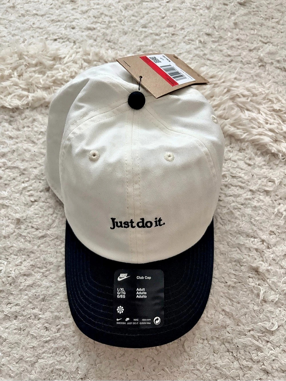 Nike Club Cap White & Black